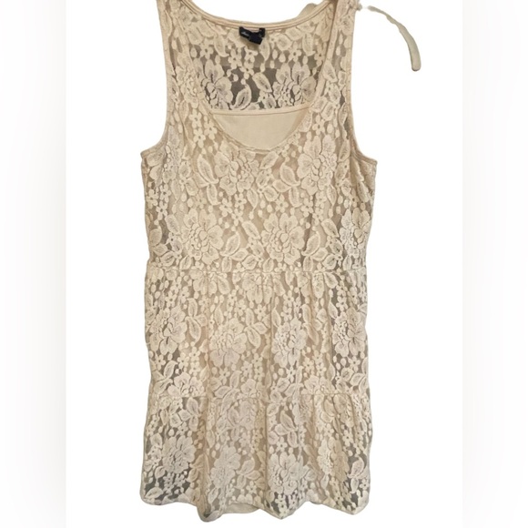 🔥Nice ivory lace top from American Eagle size Small. Lace overlay with tank - Picture 1 of 4